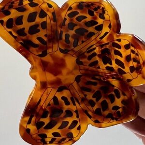 Set of 2 Big Tortoise shell claw clips, Hebrew Shell and Naupaka flower design